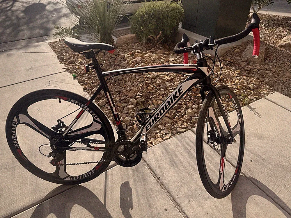 EUROBIKE E-360 Road Bike 700C 55cm Black/White/Red Drop Bar Mech Disc 21sp